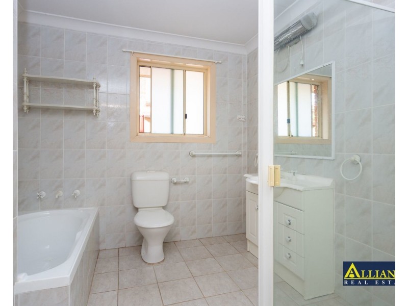 3/6-8 Lehn Road, East Hills NSW 2213
