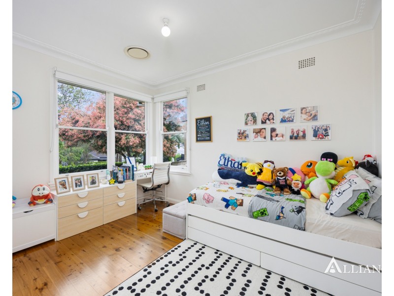 655 Henry Lawson Drive, East Hills NSW 2213