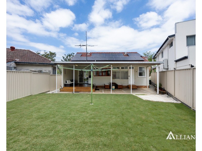 655 Henry Lawson Drive, East Hills NSW 2213