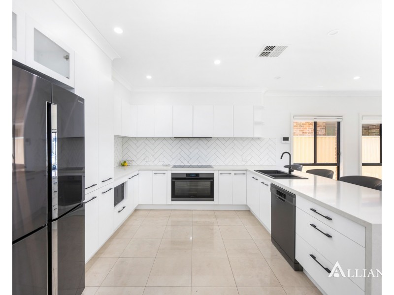 10a Donald Street, Picnic Point NSW 2213