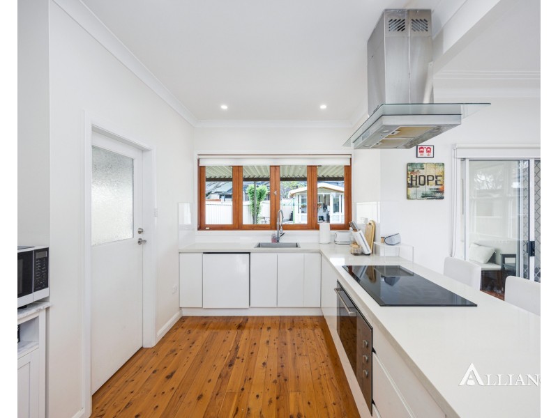 655 Henry Lawson Drive, East Hills NSW 2213