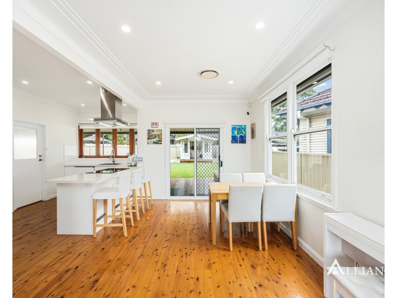 655 Henry Lawson Drive, East Hills NSW 2213