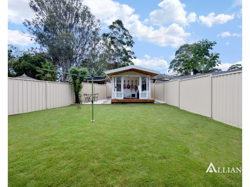 655 Henry Lawson Drive, East Hills NSW 2213