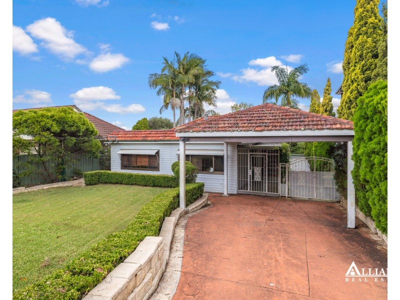 85 Burns Road, Picnic Point NSW 2213