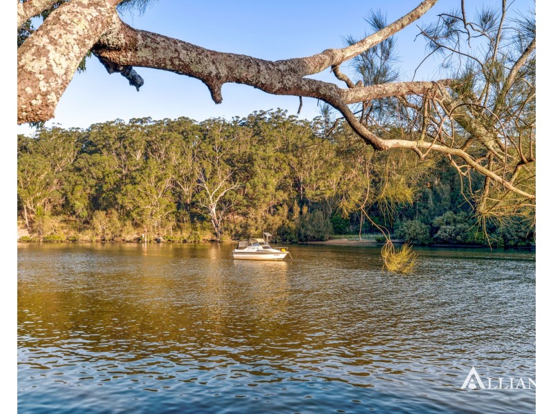 5B Carinya Road, Picnic Point NSW 2213