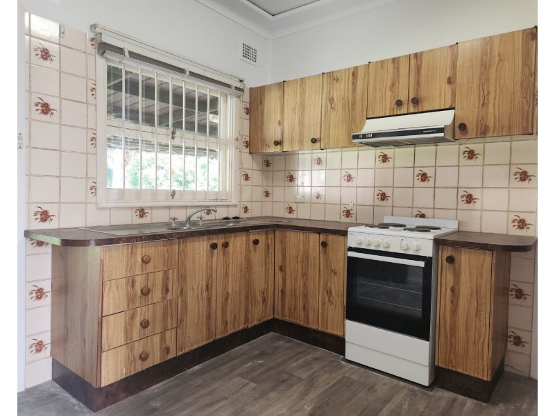 11 Penrose Avenue, East Hills NSW 2213