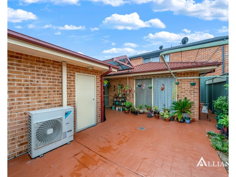 1/10 Bass Avenue, East Hills NSW 2213