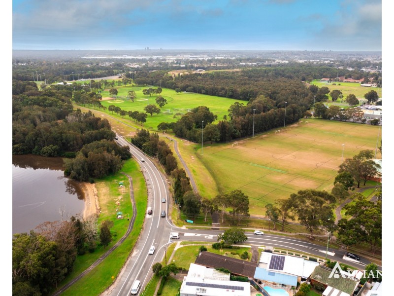 1/10 Bass Avenue, East Hills NSW 2213