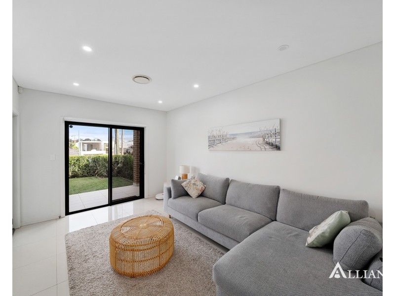 30 Burbank Avenue, East Hills NSW 2213