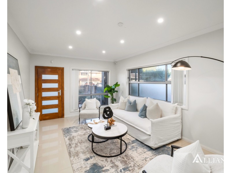 2/190 Lambeth Street, Picnic Point NSW 2213