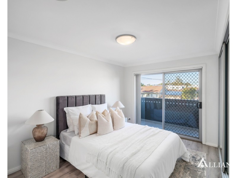 2/190 Lambeth Street, Picnic Point NSW 2213