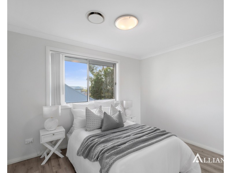 2/190 Lambeth Street, Picnic Point NSW 2213