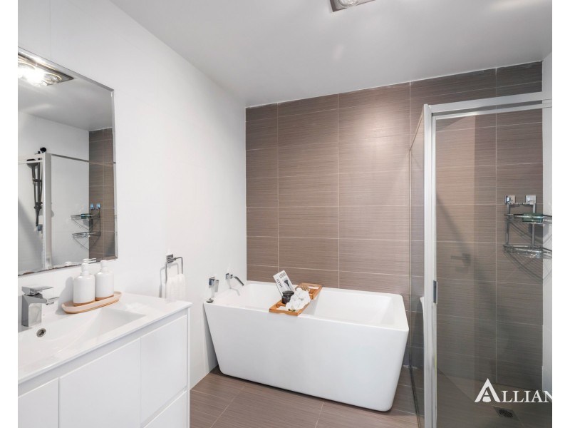 2/190 Lambeth Street, Picnic Point NSW 2213