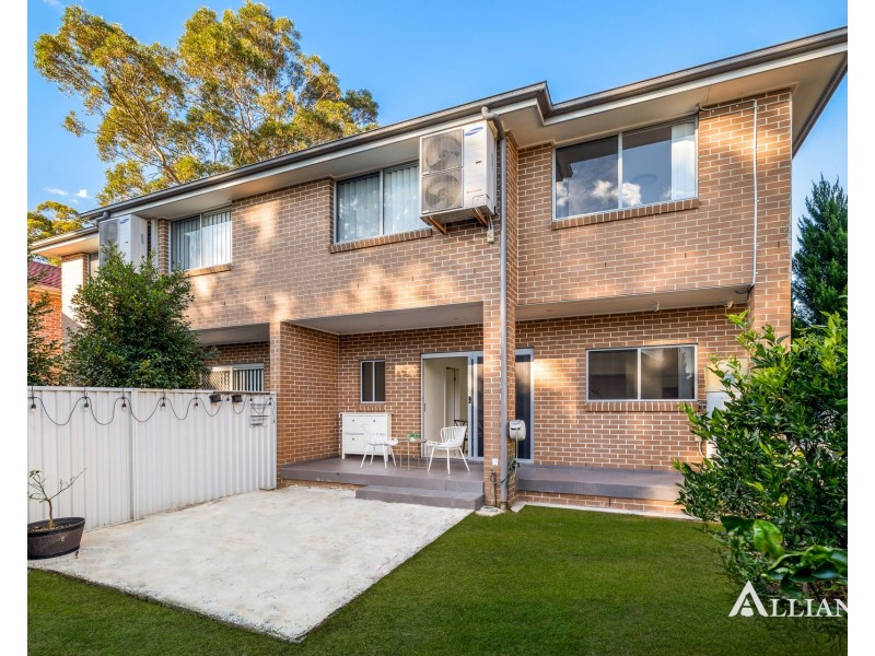 2/190 Lambeth Street, Picnic Point NSW 2213