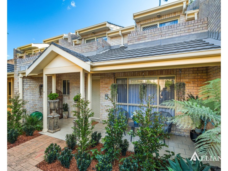 2/837 Henry Lawson Drive, Picnic Point NSW 2213
