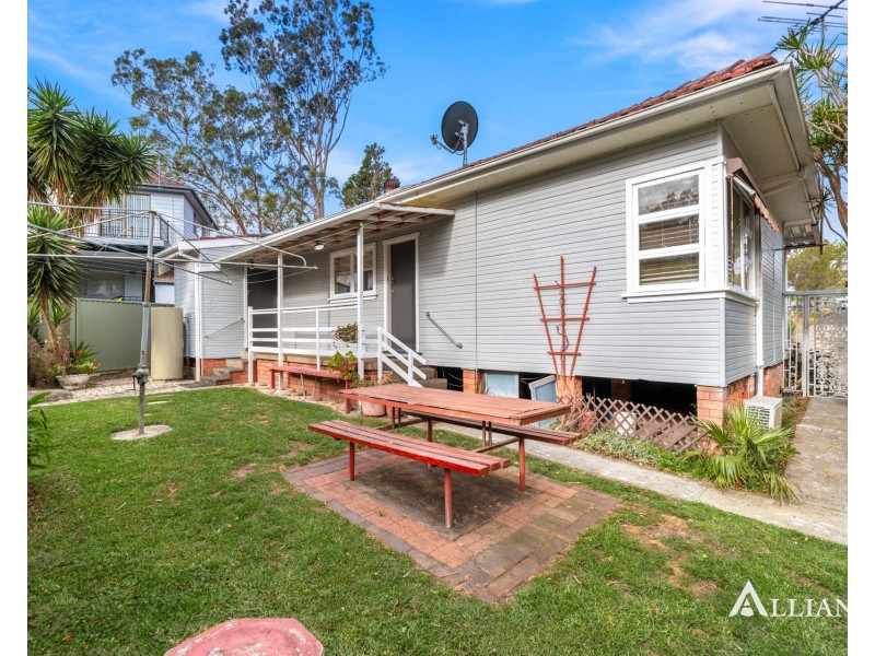 206 Lambeth Street, Picnic Point NSW 2213
