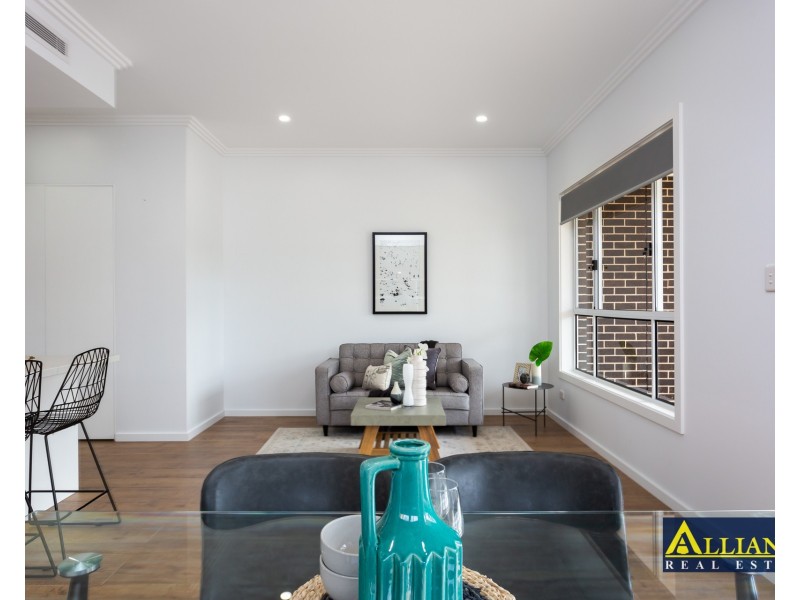 813A Henry Lawson Drive, Picnic Point NSW 2213