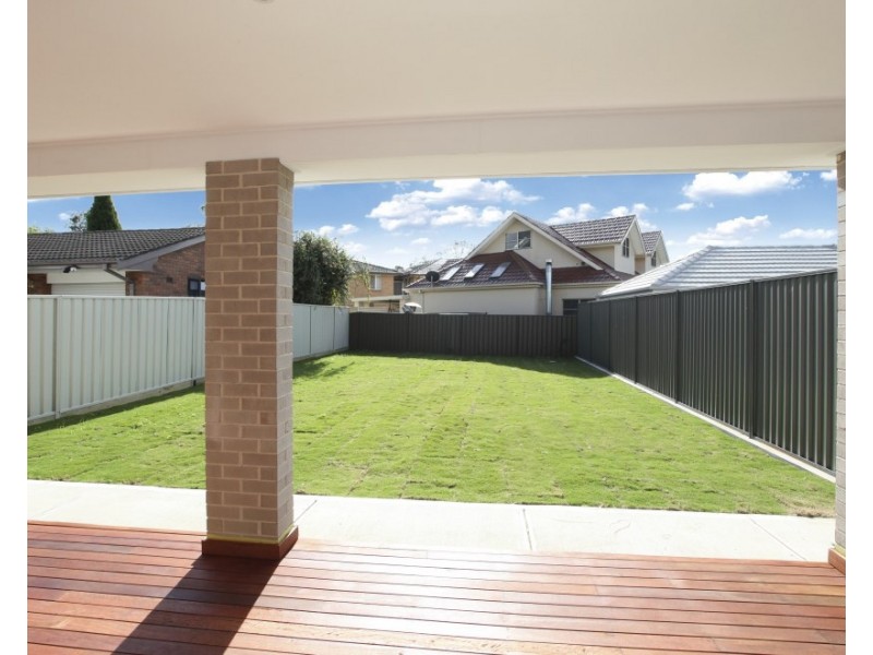 913 Henry Lawson Drive, Picnic Point NSW 2213