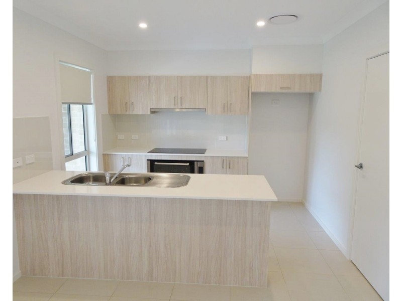 676 Henry Lawson Drive, East Hills NSW 2213
