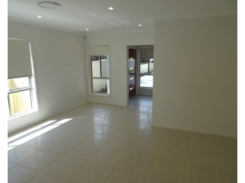 676 Henry Lawson Drive, East Hills NSW 2213