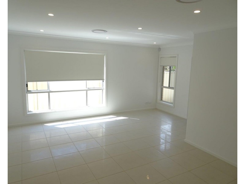 676 Henry Lawson Drive, East Hills NSW 2213