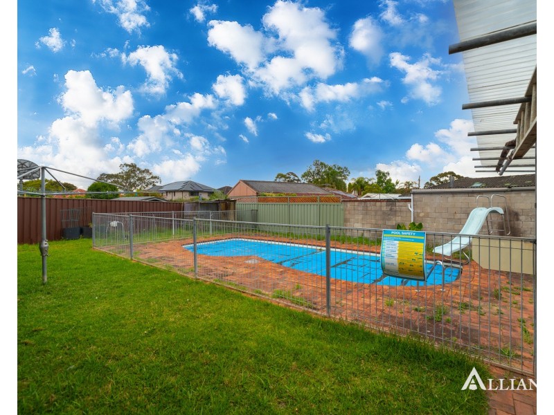 102 Kennedy Street, Picnic Point NSW 2213