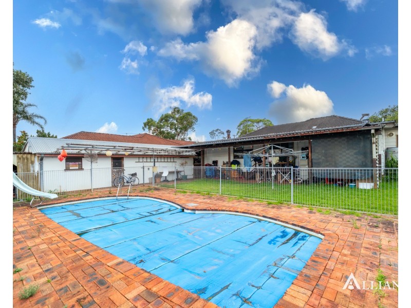 102 Kennedy Street, Picnic Point NSW 2213