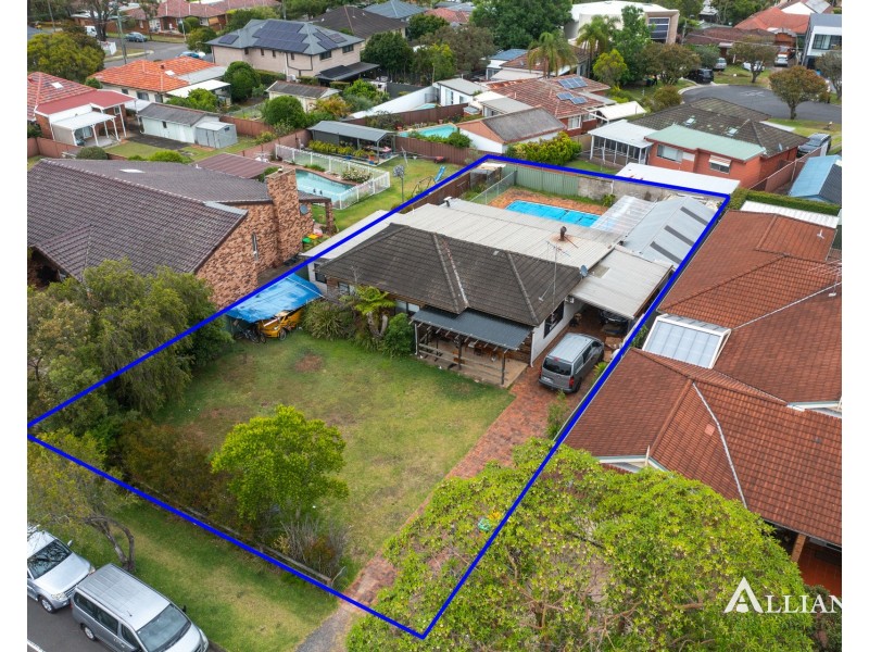 102 Kennedy Street, Picnic Point NSW 2213