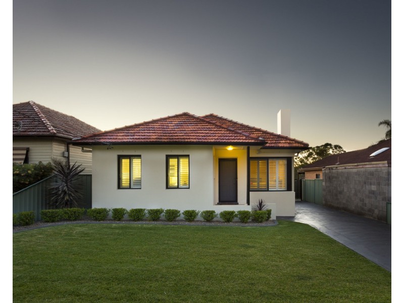 10 Hinemoa Street, Panania NSW 2213