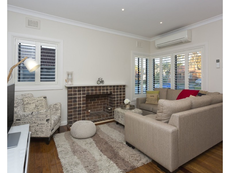 10 Hinemoa Street, Panania NSW 2213