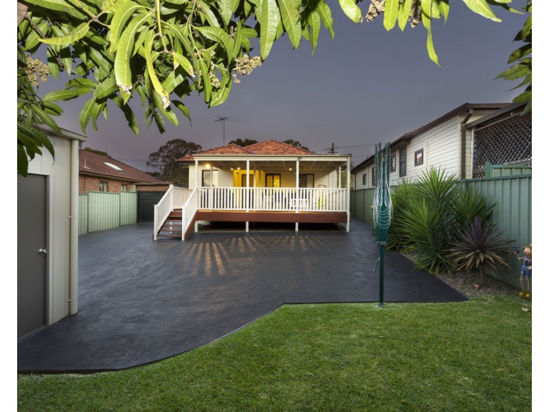 10 Hinemoa Street, Panania NSW 2213