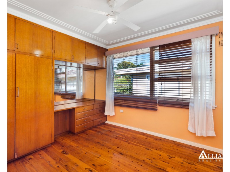 28 Austin Boulevard, Picnic Point NSW 2213