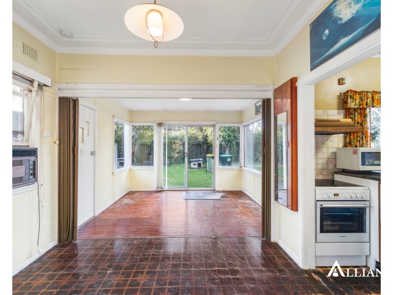 24 Parkview Avenue, Picnic Point NSW 2213