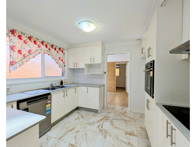 10 Ganmain Crescent, Milperra NSW 2214