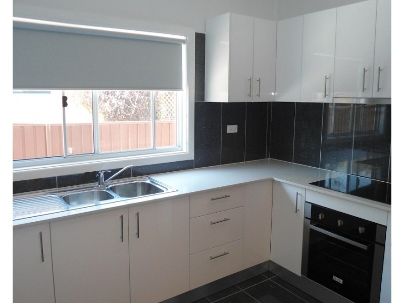 2 Dalziel Avenue, Panania NSW 2213