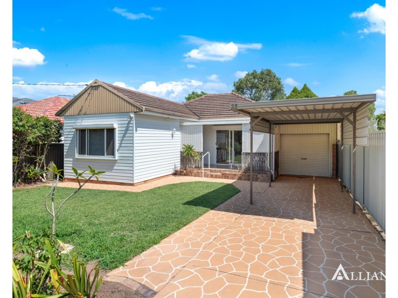 33 Singleton Avenue, East Hills NSW 2213