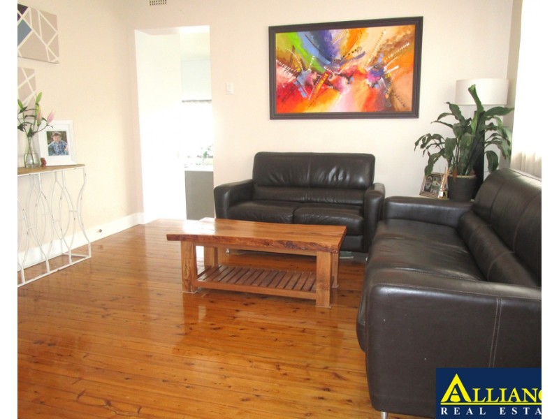 11 Picnic Point Road, Panania NSW 2213