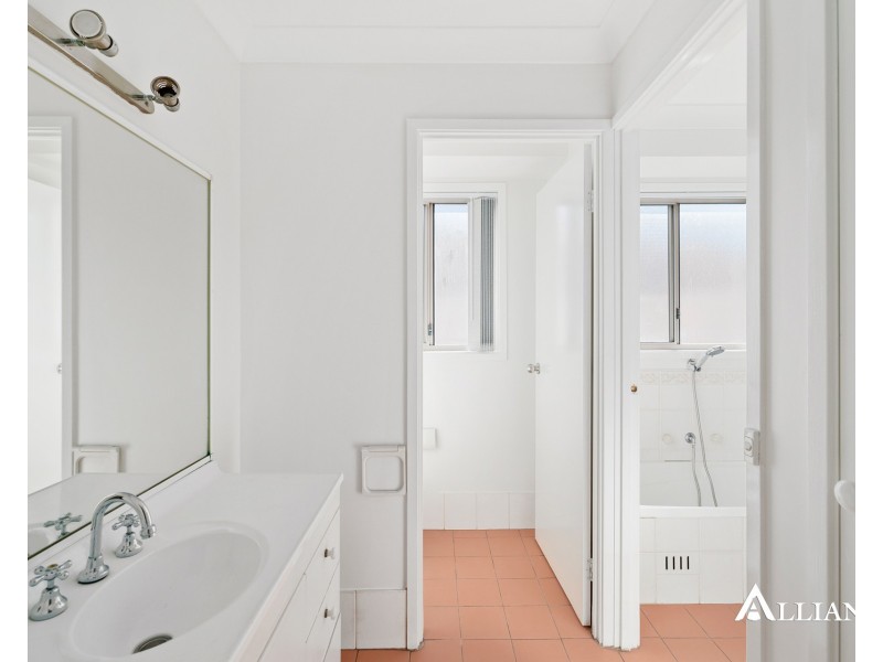 16 Braidwood Drive, Prestons NSW 2170