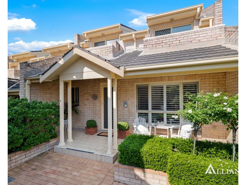 8/837 Henry Lawson Drive, Picnic Point NSW 2213