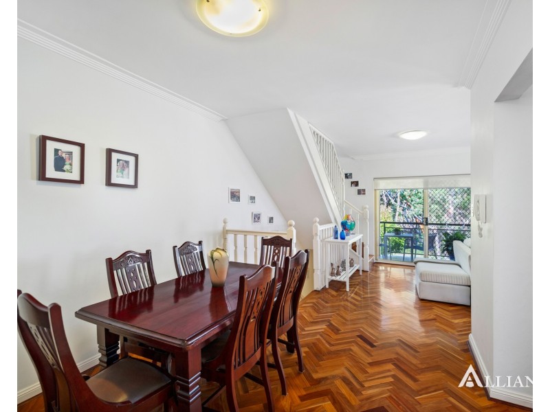 8/837 Henry Lawson Drive, Picnic Point NSW 2213