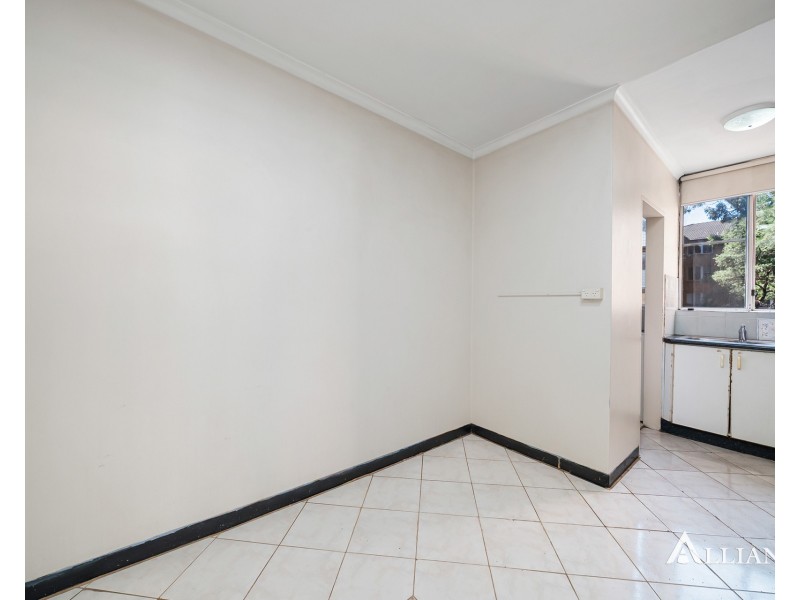 1/4 Beale Street, Liverpool NSW 2170