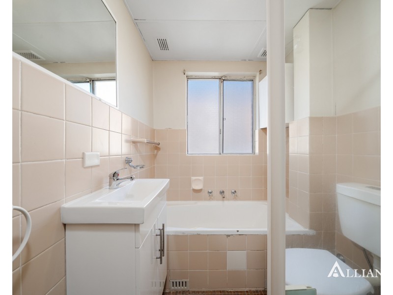 1/4 Beale Street, Liverpool NSW 2170