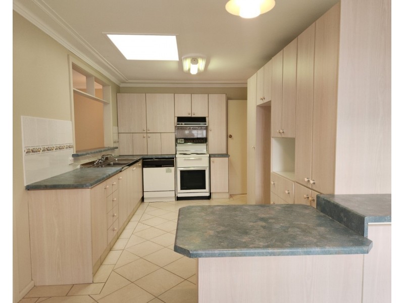 9 Valmay Avenue, Picnic Point NSW 2213