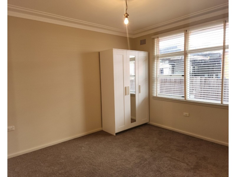 9 Valmay Avenue, Picnic Point NSW 2213