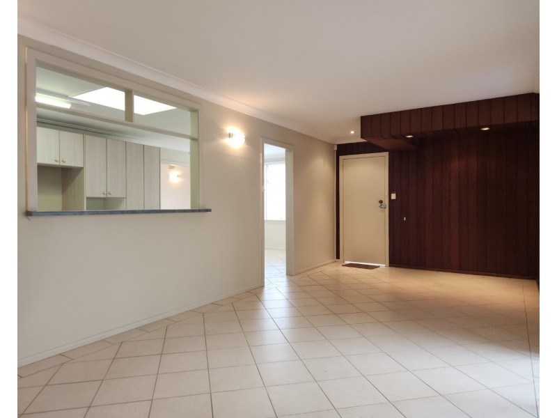 9 Valmay Avenue, Picnic Point NSW 2213