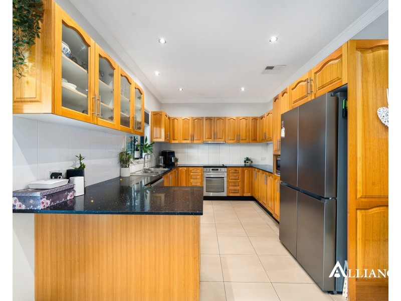 2 Mckevitte Avenue, East Hills NSW 2213
