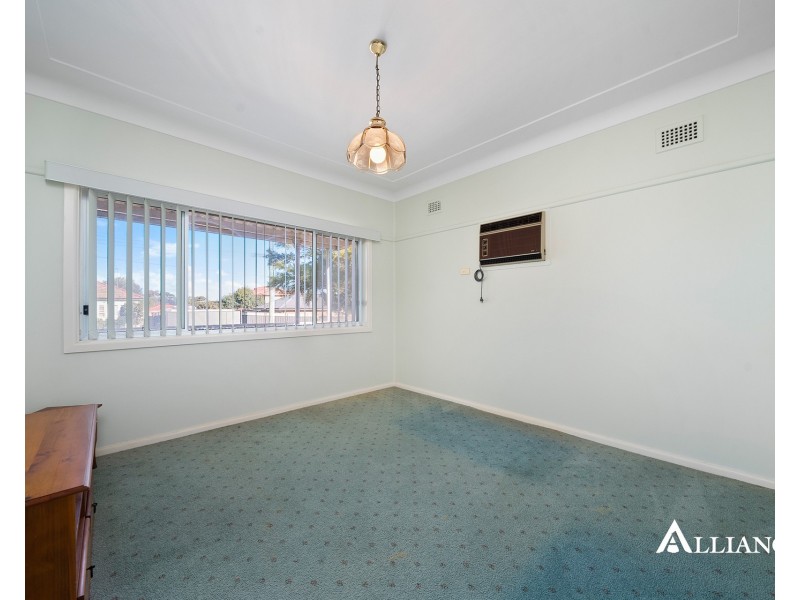 46 Burns Road, Picnic Point NSW 2213