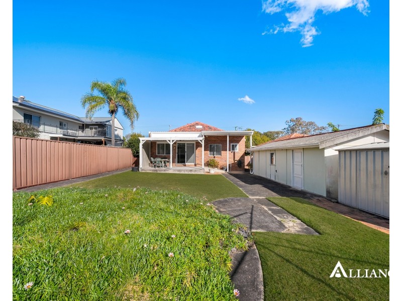 46 Burns Road, Picnic Point NSW 2213