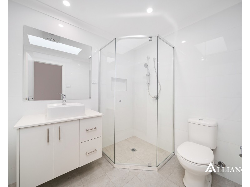 112 Victor Avenue, Picnic Point NSW 2213