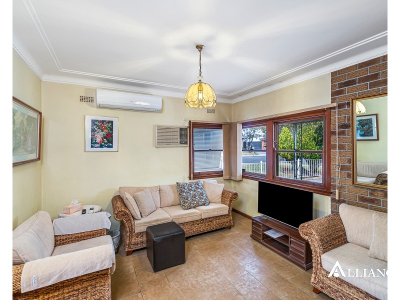 18 Blanc Avenue, East Hills NSW 2213